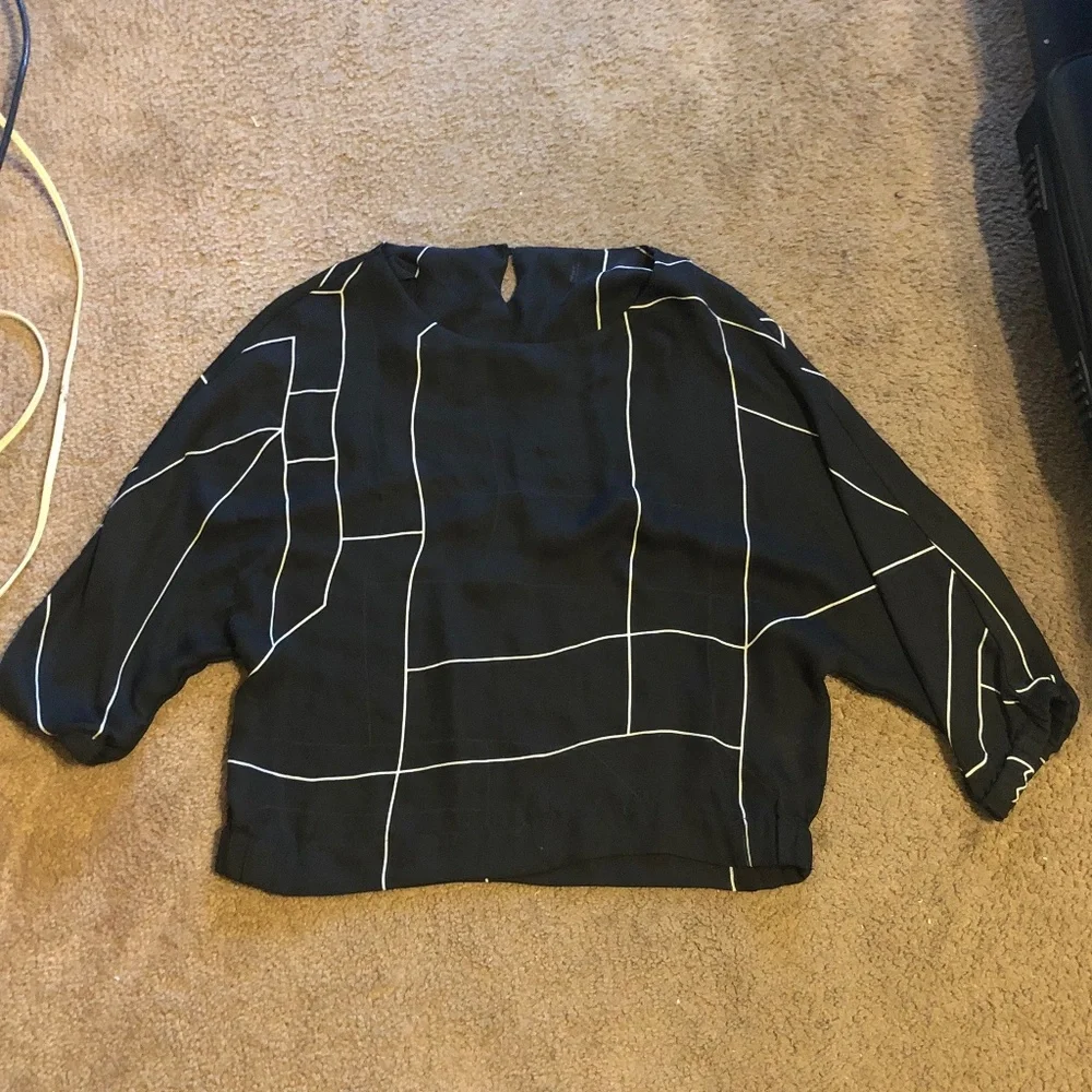Geometric Pattern Blouse - Picture 1 of 1